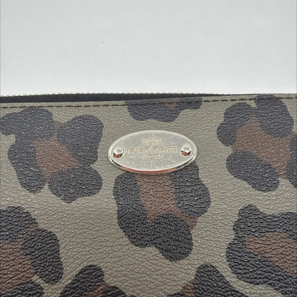 Coach Zip Around Grey Leopard Print Coated Canvas Wallet - Picture 2 of 8